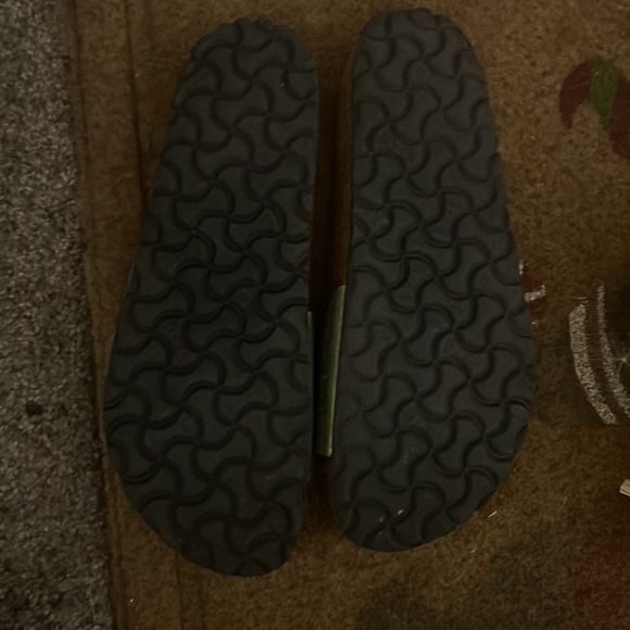 Birkenstocks slides 38 7.5 8 ladies metallic lime green excellent condition - Picture 3 of 6